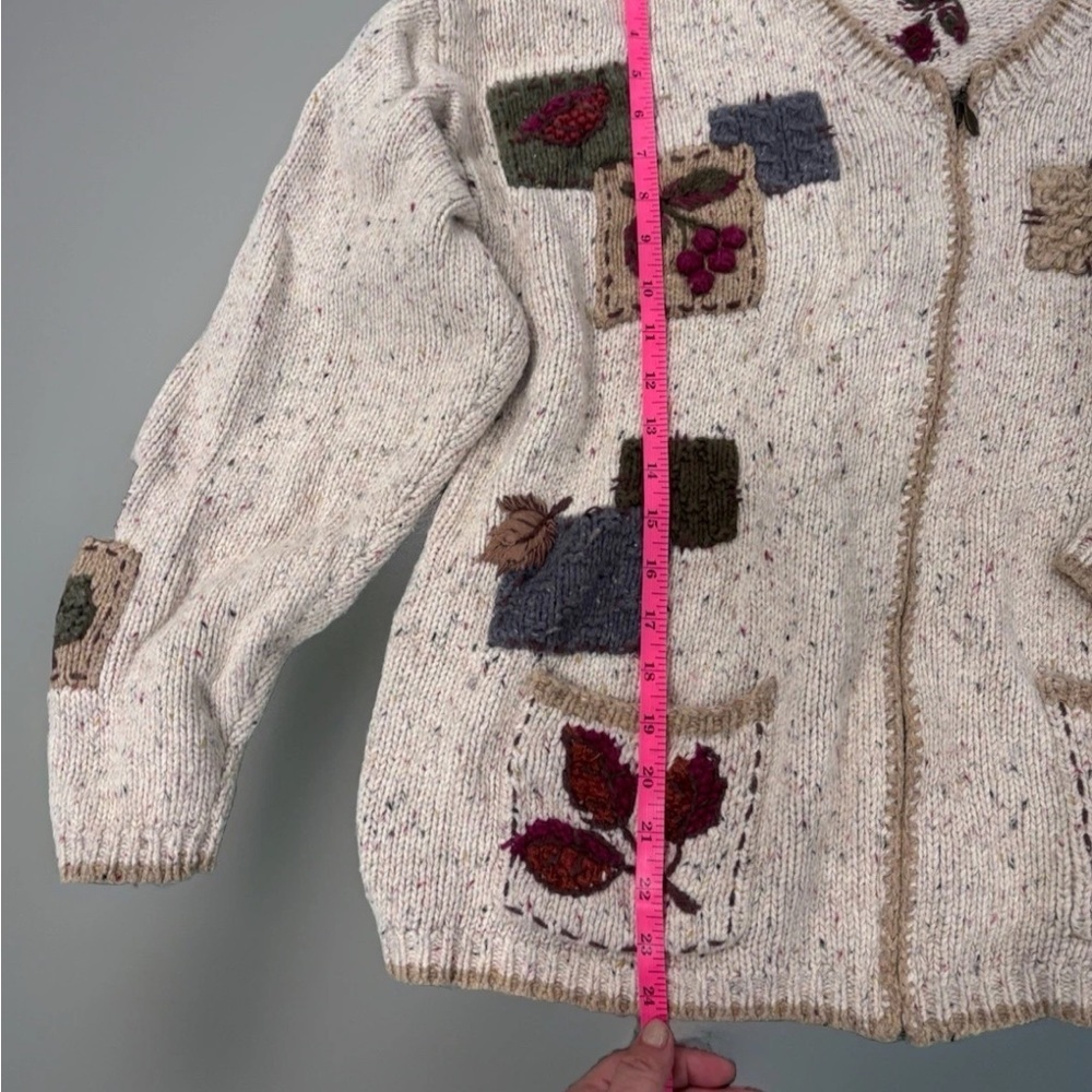 Croft & Barrow Beige Cardigan with Leaf and Patchwork Design - Picture 4 of 5